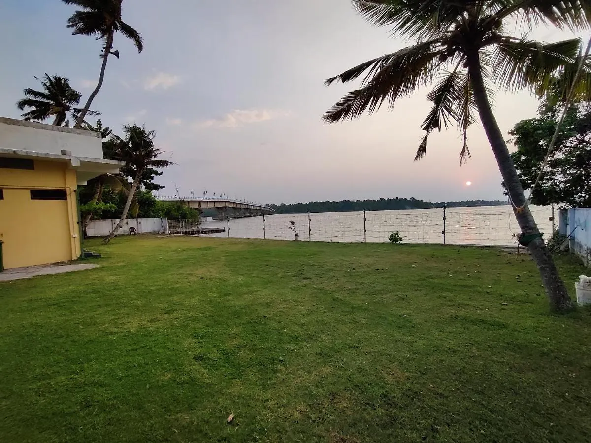 Wind &Waves Apartment Kollam